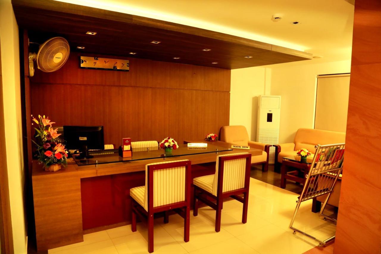 Hotel De Grand Kozhikode Esterno foto