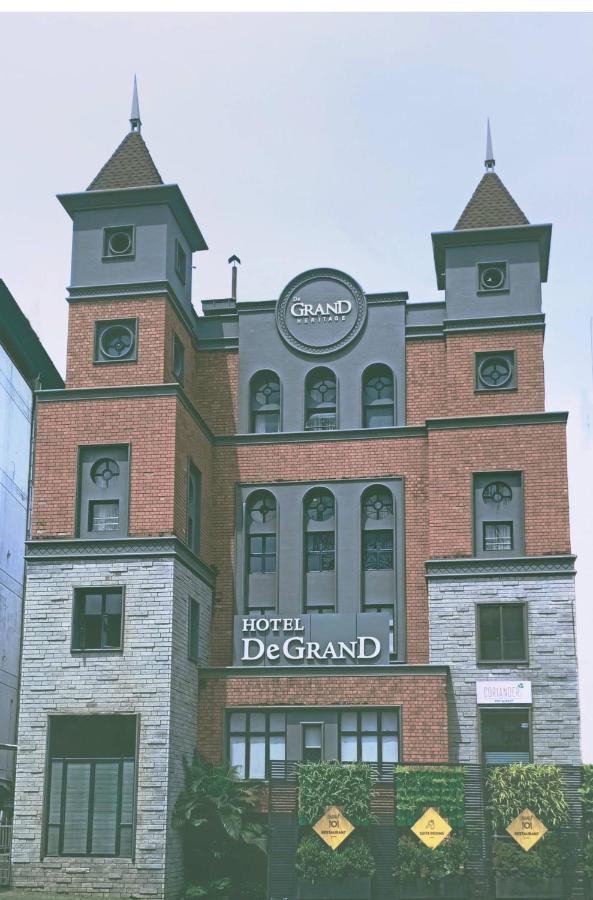 Hotel De Grand Kozhikode Esterno foto