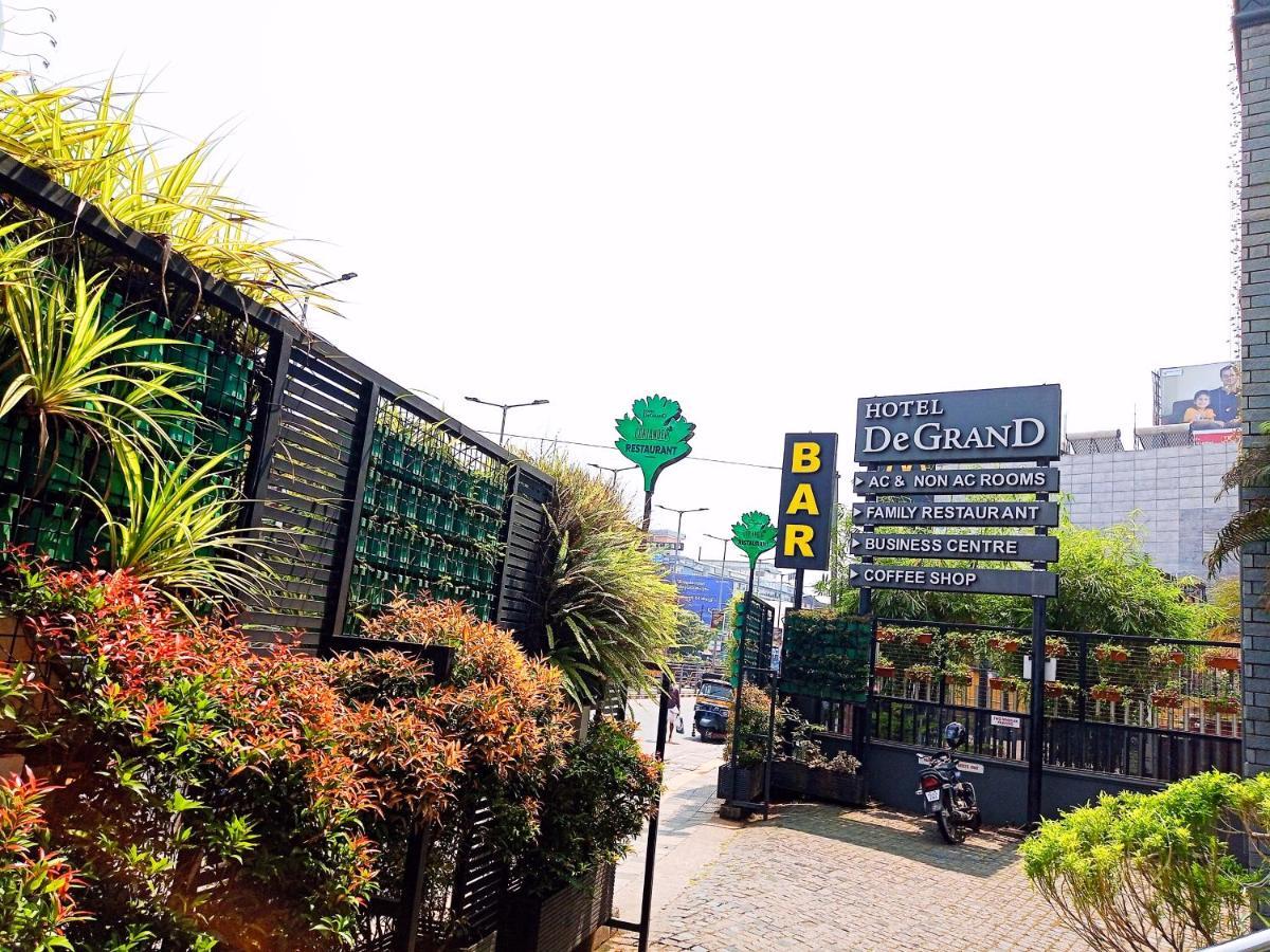 Hotel De Grand Kozhikode Esterno foto
