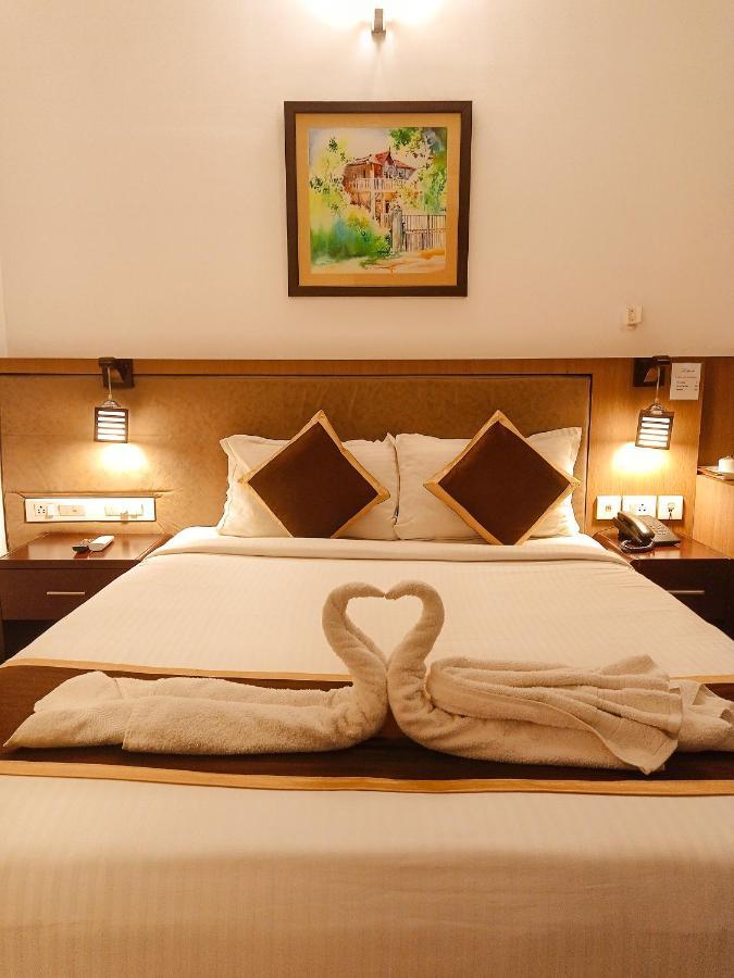 Hotel De Grand Kozhikode Esterno foto