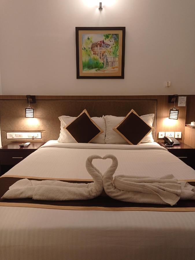 Hotel De Grand Kozhikode Esterno foto