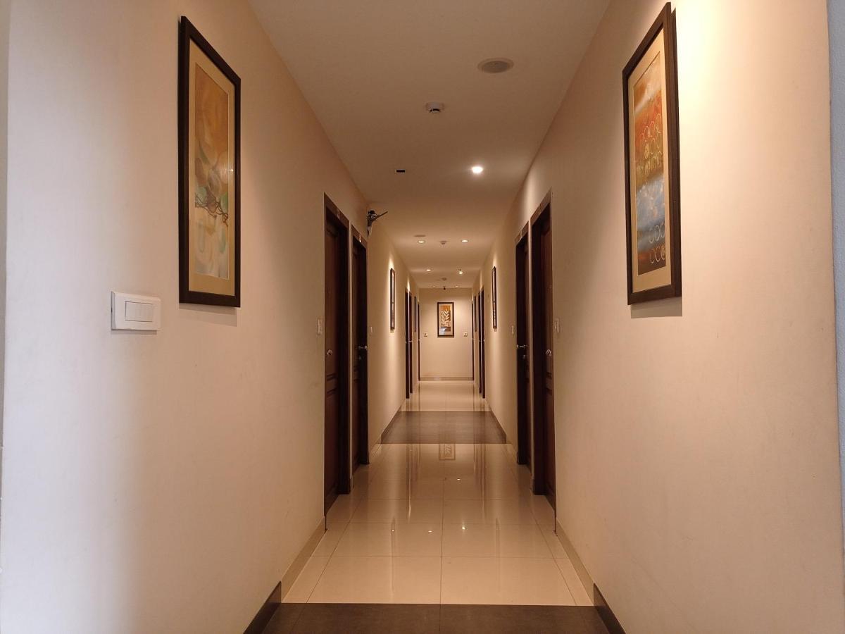 Hotel De Grand Kozhikode Esterno foto