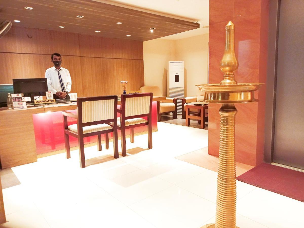 Hotel De Grand Kozhikode Esterno foto