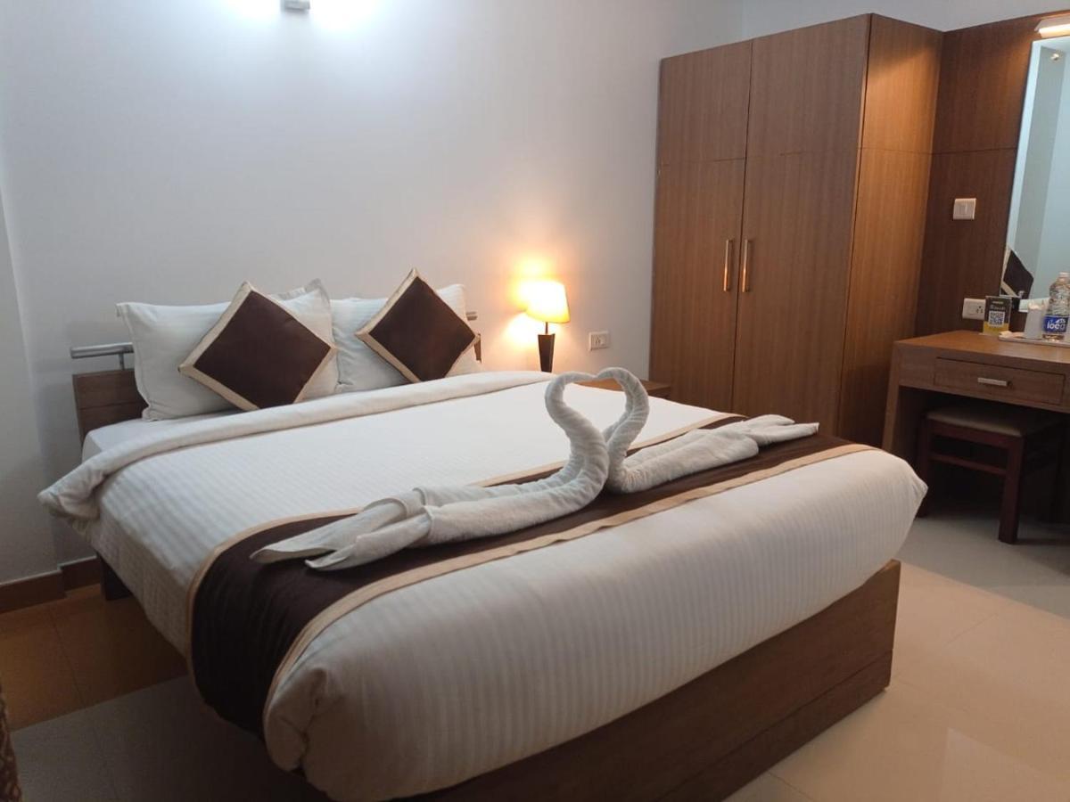 Hotel De Grand Kozhikode Esterno foto