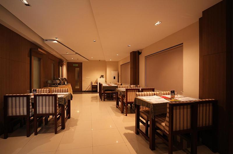 Hotel De Grand Kozhikode Esterno foto