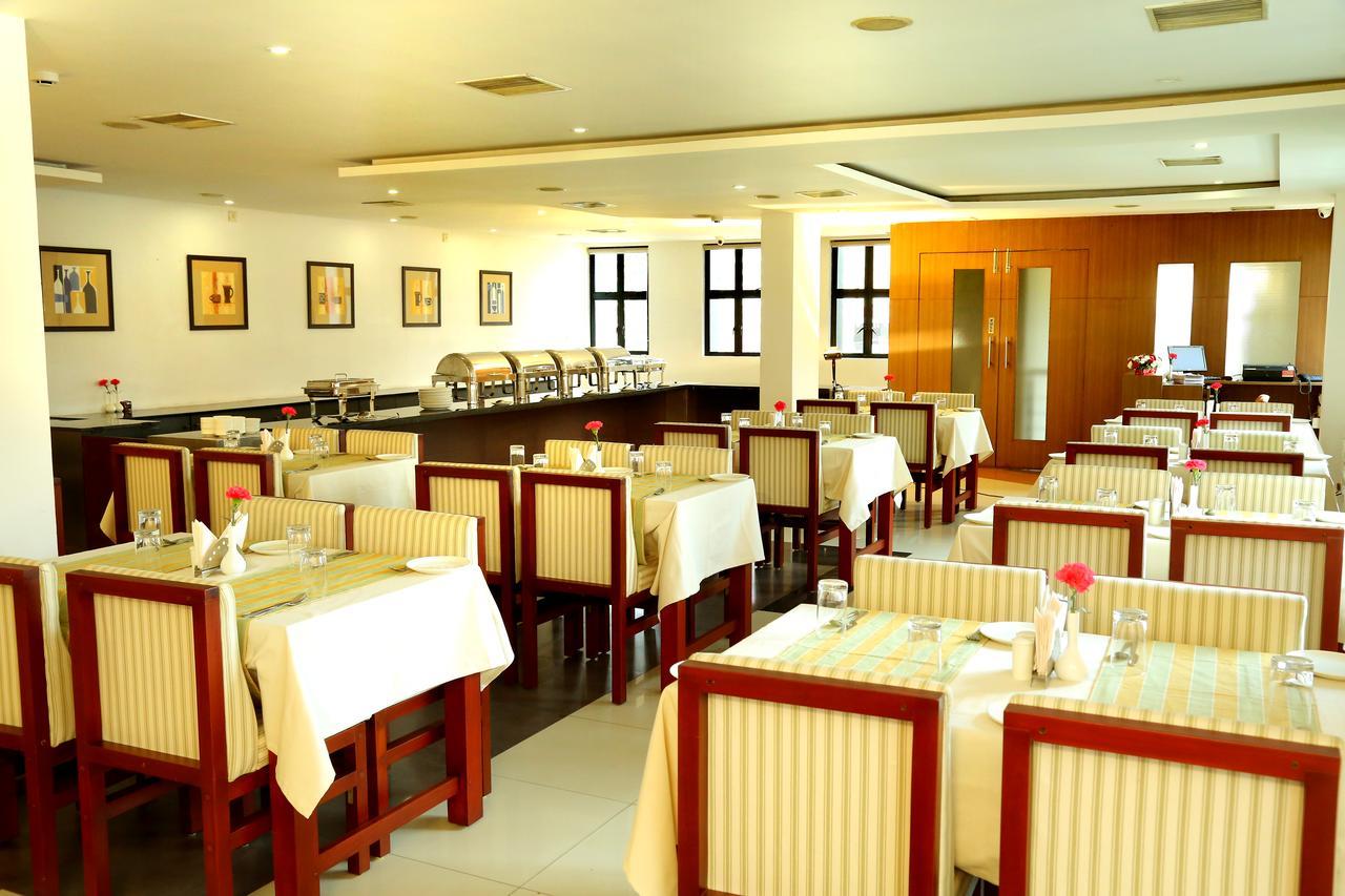 Hotel De Grand Kozhikode Esterno foto